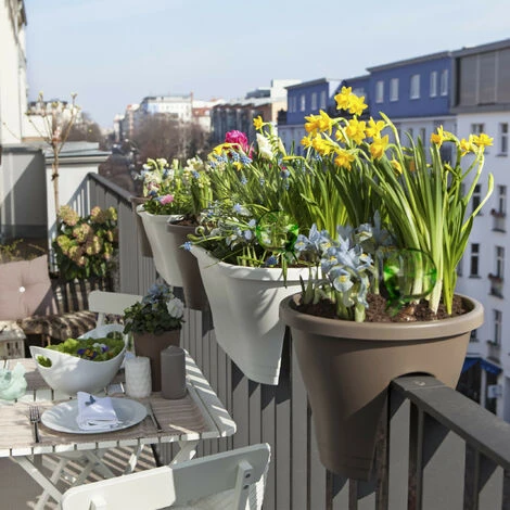 Relaxdays Bewässerungskugel 2er Set, Dosierte Bewässerung Pflanzen U. Blumen, Gießhilfe Büro, Urlaub, Ø 6 Cm, Glas, Gelb – Bild 5