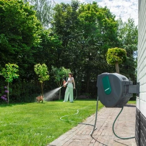 Automatik Garten-Schlauchtrommel – Inkl. 25m Gartenschlauch, Anschlussschlauch, Wasserpritze, Schlauchstücke & Wasserhahnanschluss – Bild 3