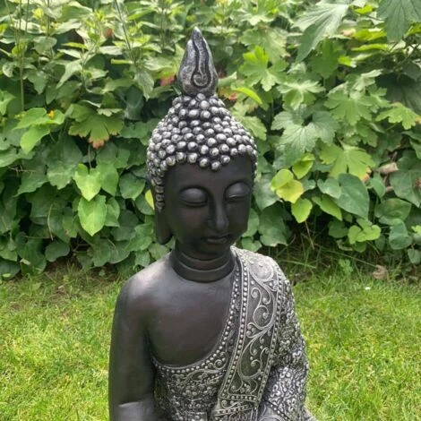 Sitzender Buddha Garten Figur Feng Shui Deko Balkon Steinfigur Wohnzimmer Statue 45cm Silber Schwarz